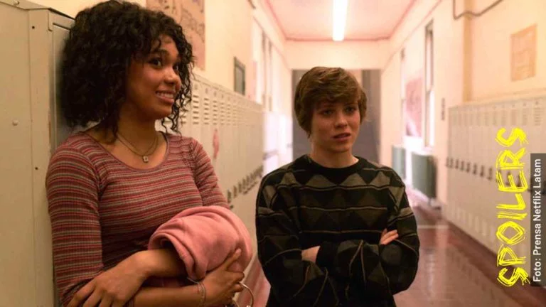 Ella es Dina en Esta Mierda me Supera, serie de Netflix