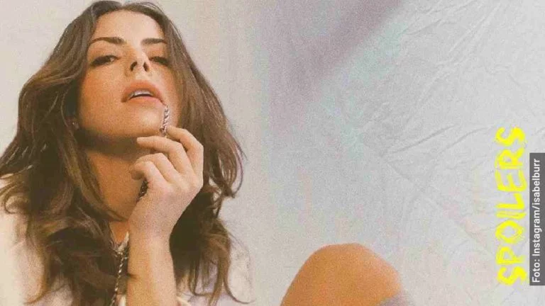 Ella es Virginia de la Mora joven en La Casa de las Flores, serie de Netflix