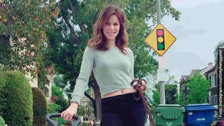 Ella es Amanda, esposa de Daniel LaRusso en Cobra Kai, la serie