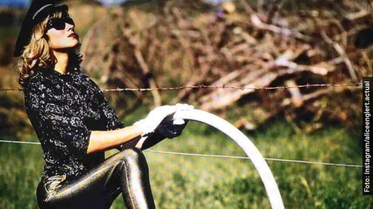 Ella es Alice Englert, Dolly en Ratched, serie de Netflix