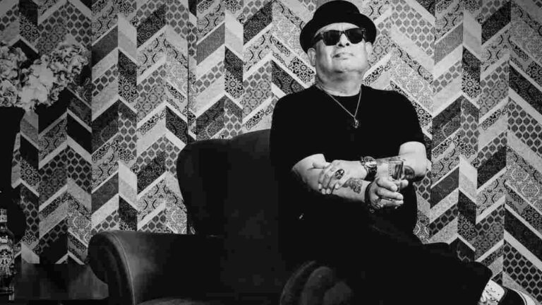 El maese Palomas sabe que “no podemos quedarnos sin vivir» y llega vía streaming