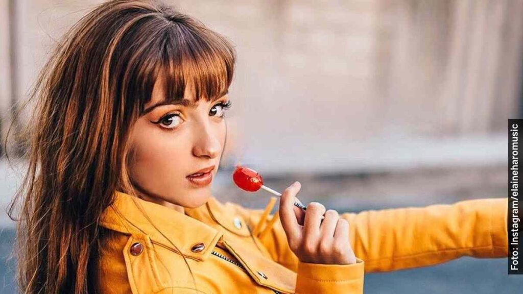 amanda joven súbete a mi moto