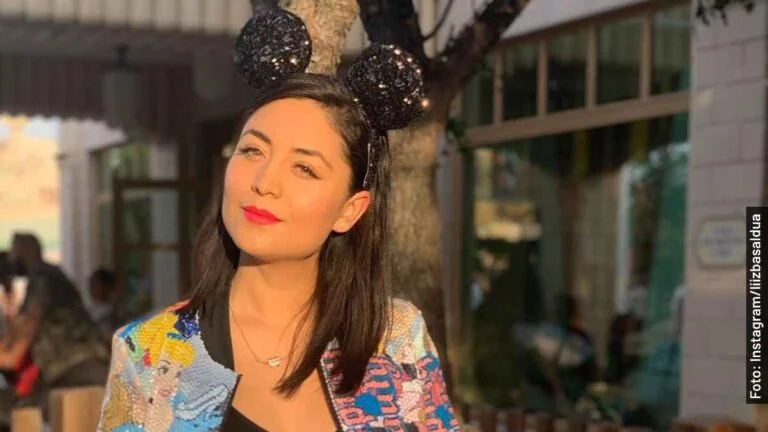 Ella es Liz Basaldúa, periodista de entretenimiento