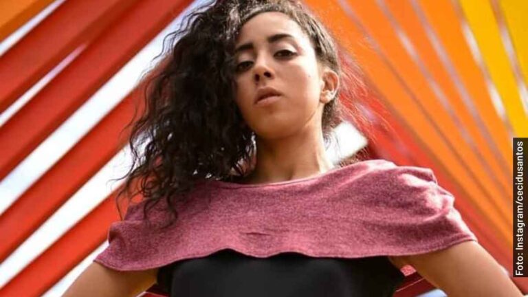 Ella es Cecilia de los Santos, Cata en Guerra de Vecinos, serie de Netflix