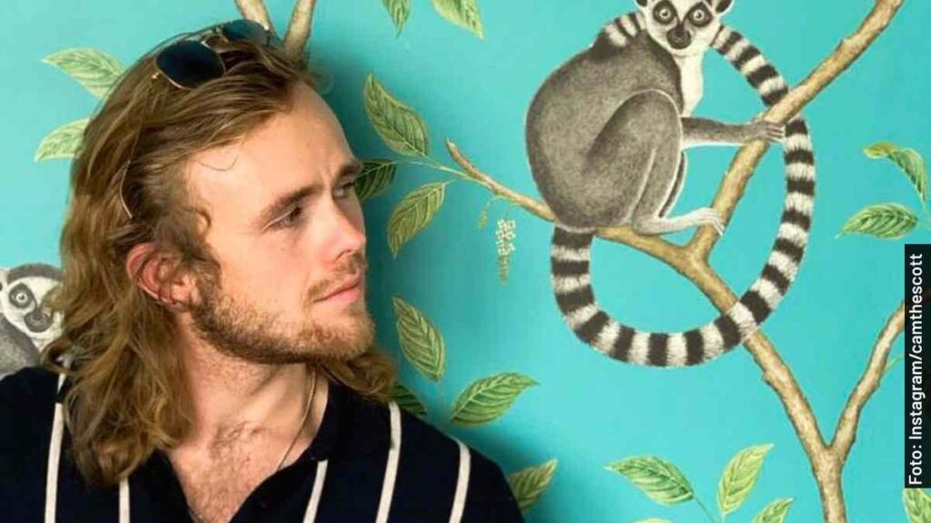 ashton en el stand de los besos 3 película