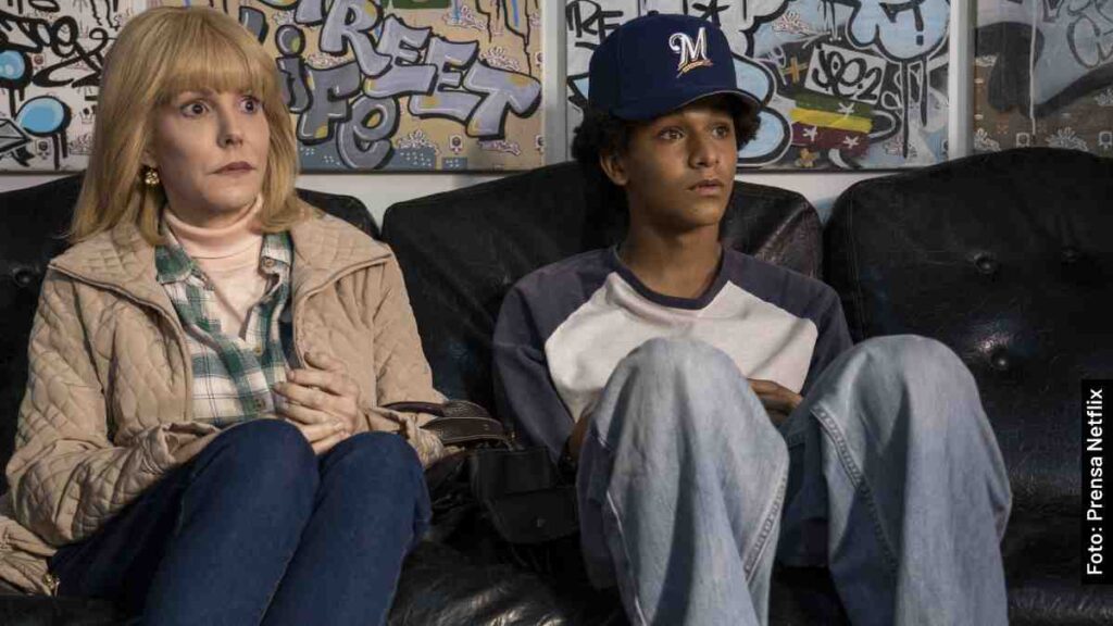 reparto colin en blanco y negro serie