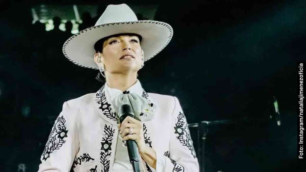 cordelia vélez el rey Vicente Fernández chavela vargas natalia jiménez