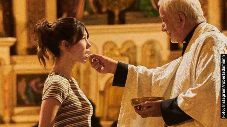 Quién es Abril en El Secreto de la Familia Greco y en la vida real