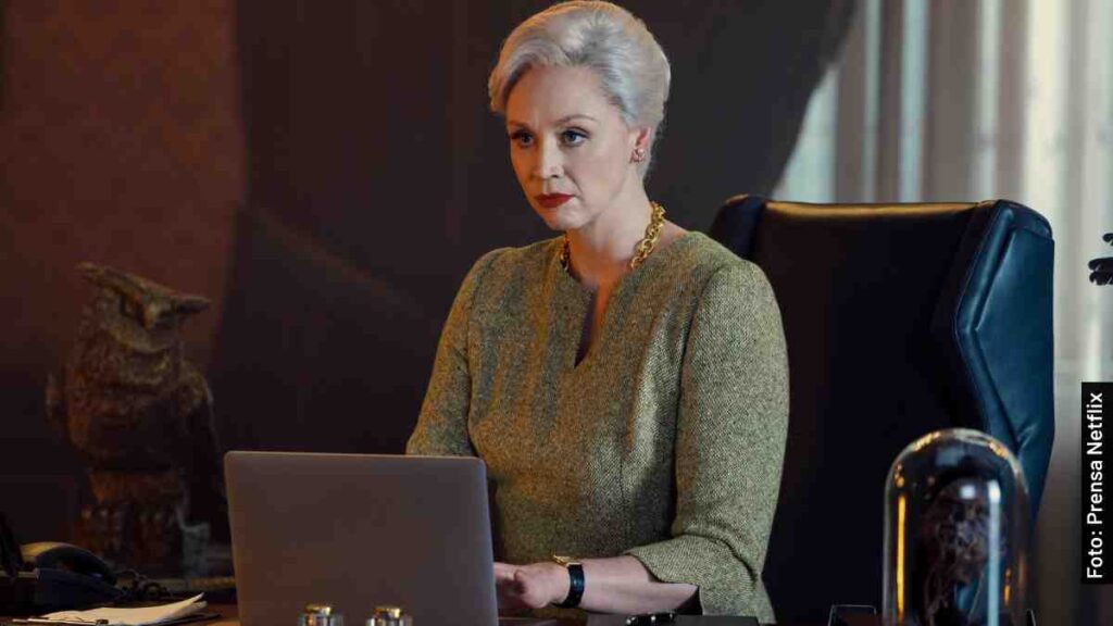 directora larissa weems merlina gwendoline christie