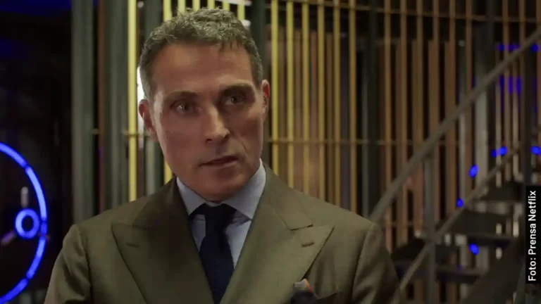 Quién es Roger Salas en Caleidoscopio, serie de Netflix