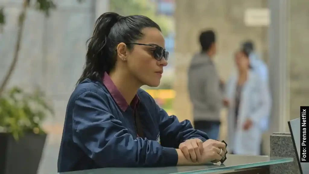 Becca Rebecca Fuentes en Tríada Maite Perroni