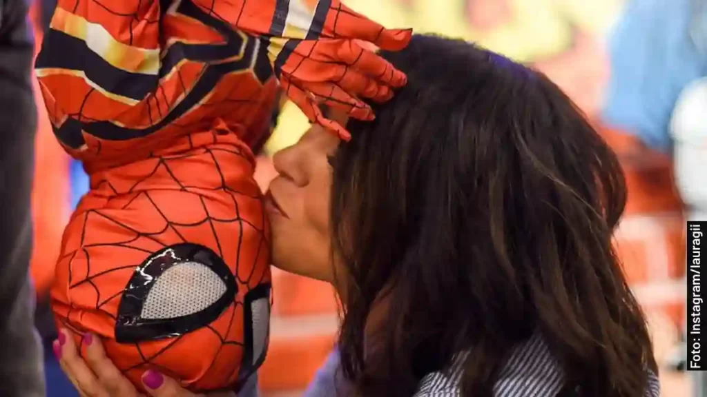 Laura G de Venga la Alegría