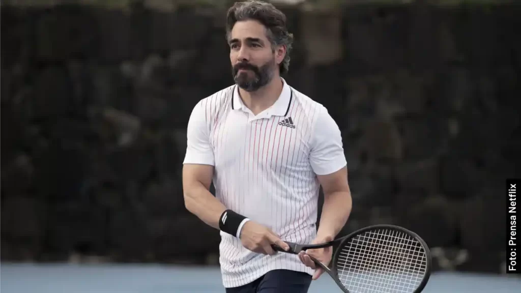 Omar Chaparro, como Tano Scaglia en Las Viudas de los Jueves