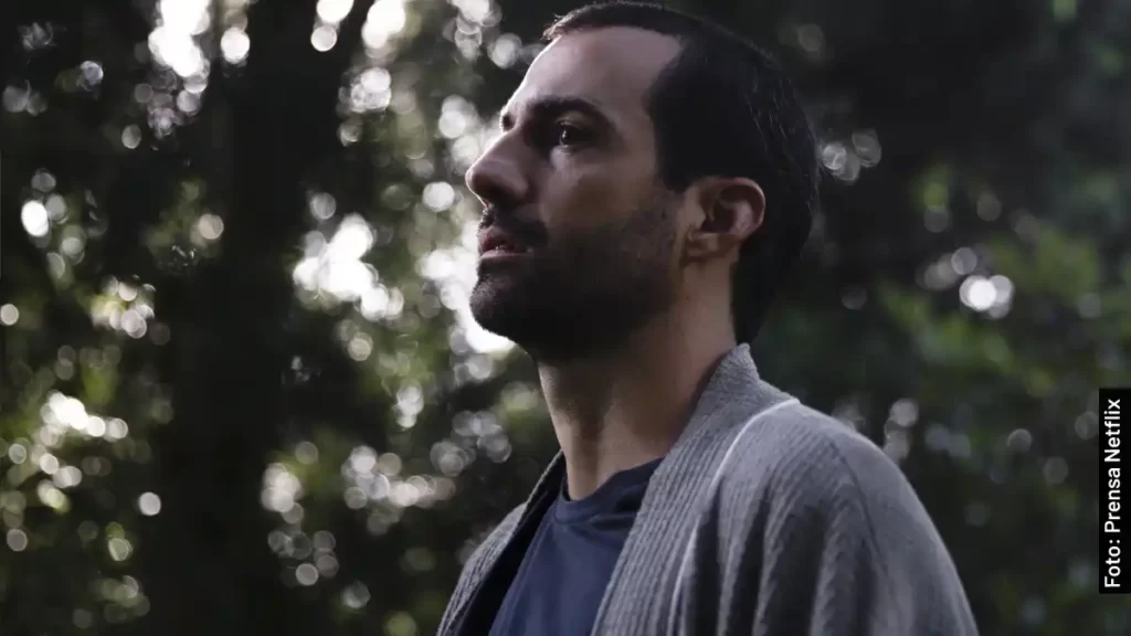 Pablo Cruz Guerrero, como Martín de la Luna en Las Viudas de los Jueves