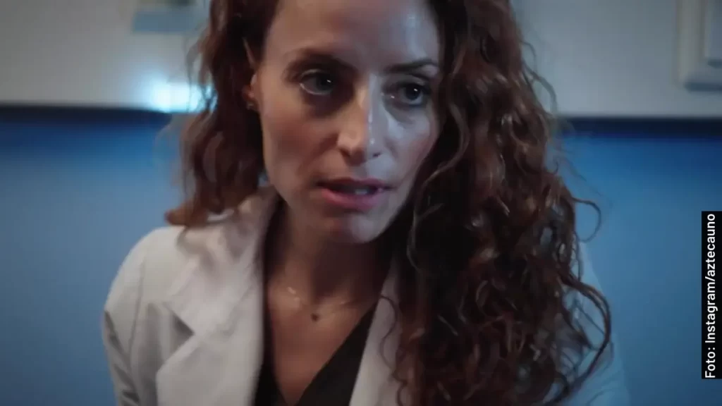 La actriz Marimar Vega como la doctora Lucía Castillo