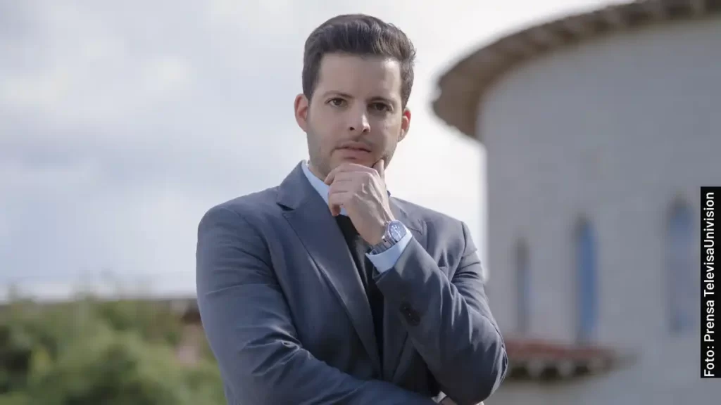 Julio Vallado como Raúl de Martino en El Maleficio, telenovela de Televisa y Univisión