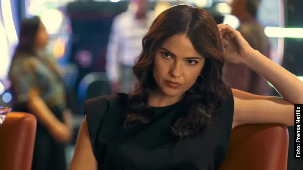 Shelley Hennig, la actriz que interpreta a Ava Winters en Hechos Polvo, serie de Netflix
