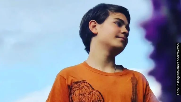 Quién es Santiago en El Niñero, serie de Netflix