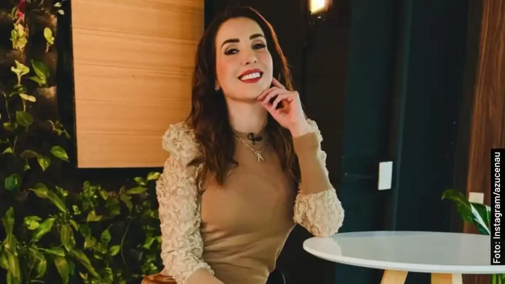 Azucena Uresti, conductora de Telediario en Canal 6 de Multimedios Televisión