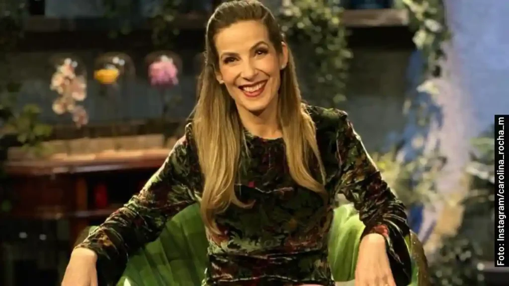 Carolina Rocha, conductora de Hechos, programa de TV Azteca