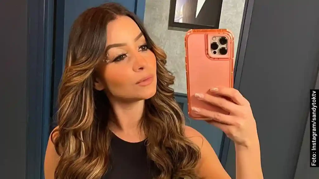 Sandy Tok, conductora de Telediario en Canal 6 de Multimedios Televisión