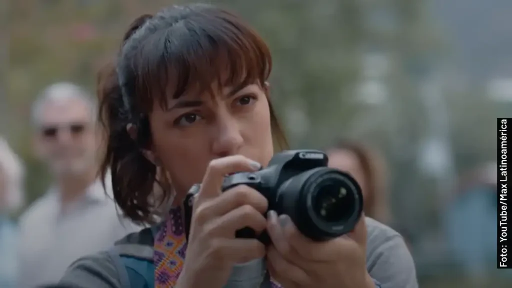 Mayra Hermosillo como Erika Treviño en la serie Sierra Madre Prohibido Pasar