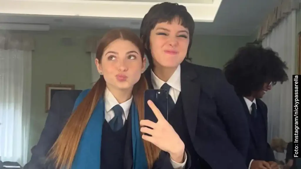 Sveva Romana Candelletta, como Miki en Fabricante de Lágrimas