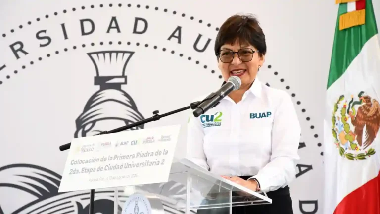 Rectora Lilia Cedillo encabeza colocación de la primera piedra de la segunda etapa de CU2