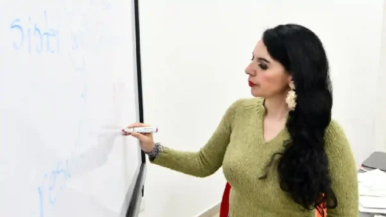 Acerca BUAP la ciencia en un diálogo abierto