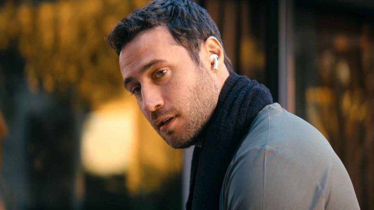 Quién es y qué edad tiene Ozan Dolunay, İlker en Te conozco de Netflix