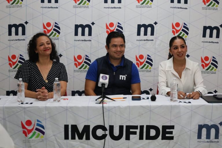 Presenta Imcufide programa de iniciación en natación artística